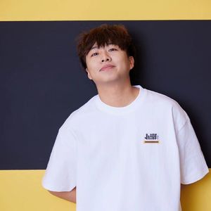 和女友在厨房做爰疯狂
