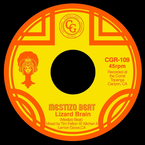 和女友在厨房做爰疯狂
